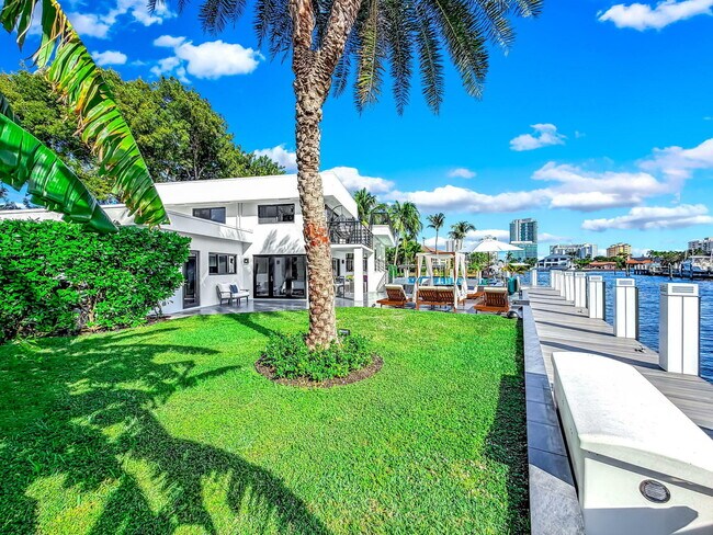 Building Photo - 2628 SE 10th St