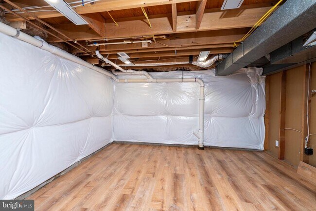 Building Photo - 1213 Clearfield Cir