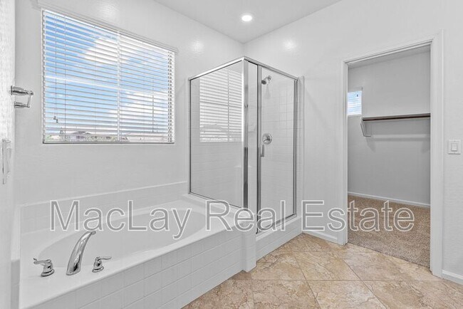 Building Photo - 3263 S Miller Dr