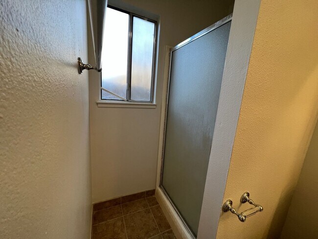 Building Photo - 1536 Sheldon Dr