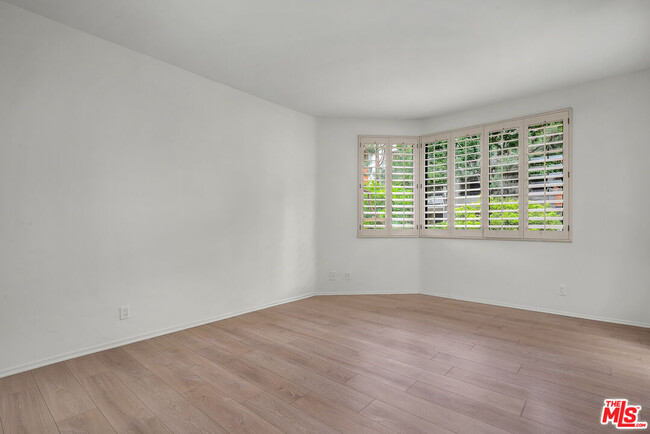 Building Photo - 2131 Century Park Ln