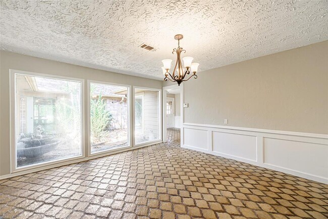 Building Photo - 102 Butlers Ct