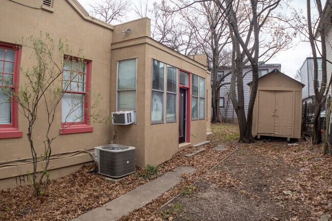 Building Photo - 2813 Salado St