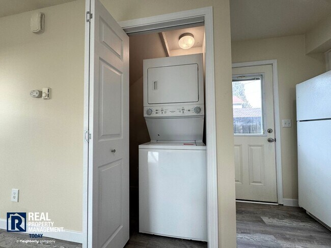 Building Photo - Al-Murayri - 4523 (Cascade Group)