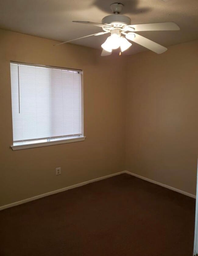 Building Photo - 2426 Spring Dusk Dr