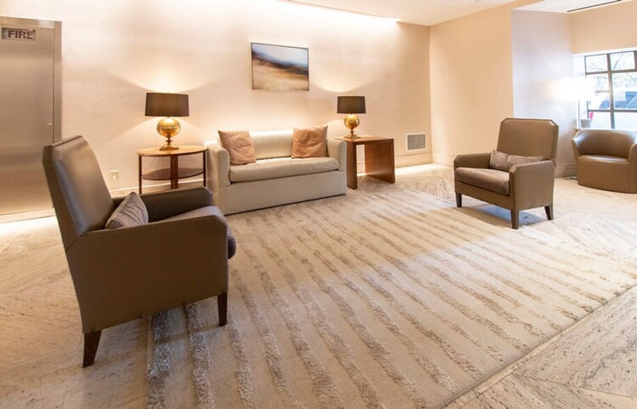 Building Photo - 437 E 49th St