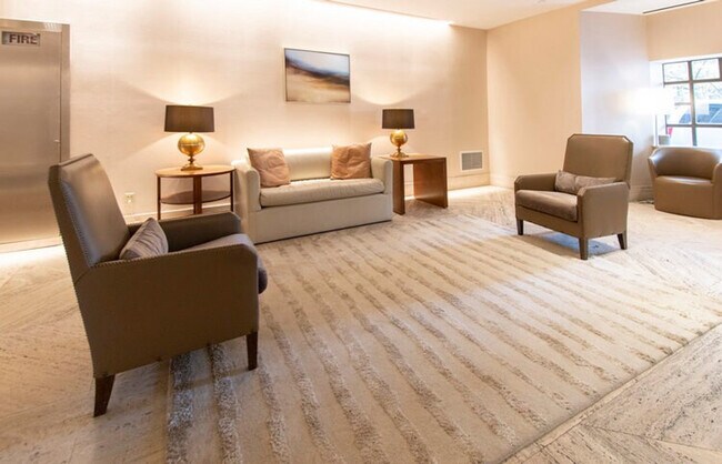 Building Photo - 411 E 50th St