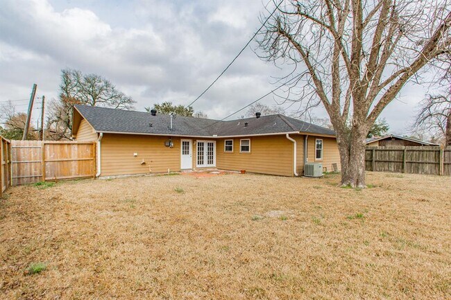 Building Photo - 3410 Truxton Dr