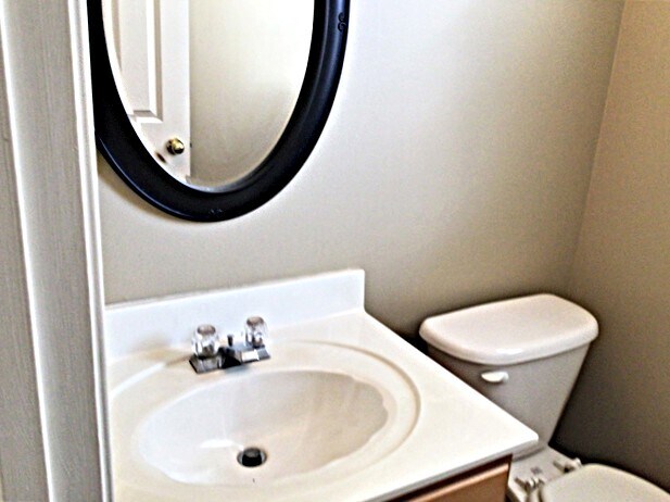 Building Photo - 5 Hessell Ct