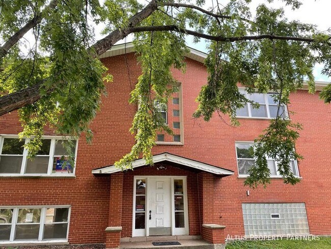 Building Photo - 2439 W 116th St