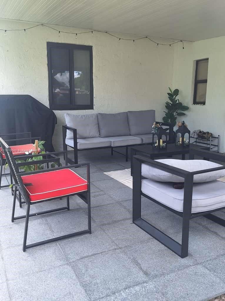 Building Photo - 13437 SW 44th Ln