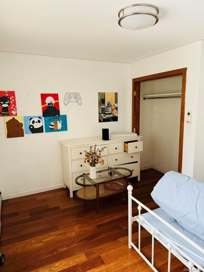 Building Photo - 62-54 Dry Harbor Rd