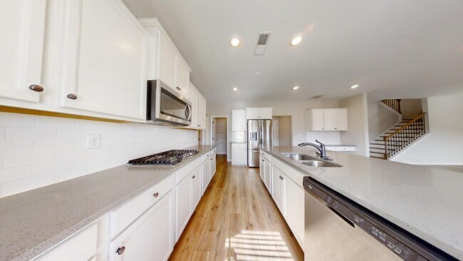 Building Photo - Large Home in The Preserve