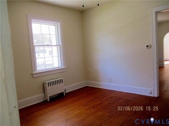 Building Photo - 403 Maple St