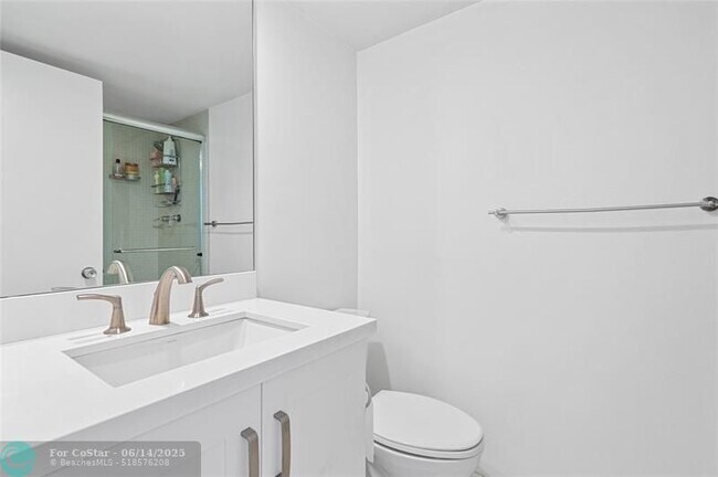 Building Photo - 3850 Galt Ocean Dr