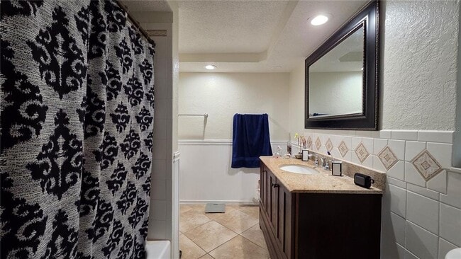 Building Photo - 7340 Brentwood Dr