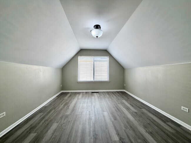 Building Photo - 2479 Montclair Ln