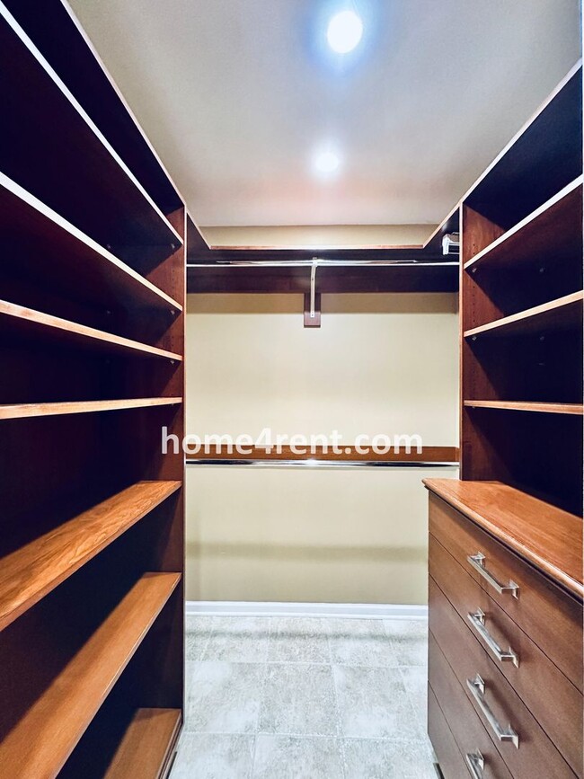 Building Photo - A Lovely, Four Bedroom Lenexa Home w/ Wood...