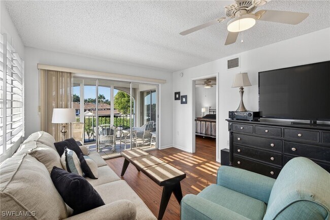 Building Photo - 5 High Point Cir W