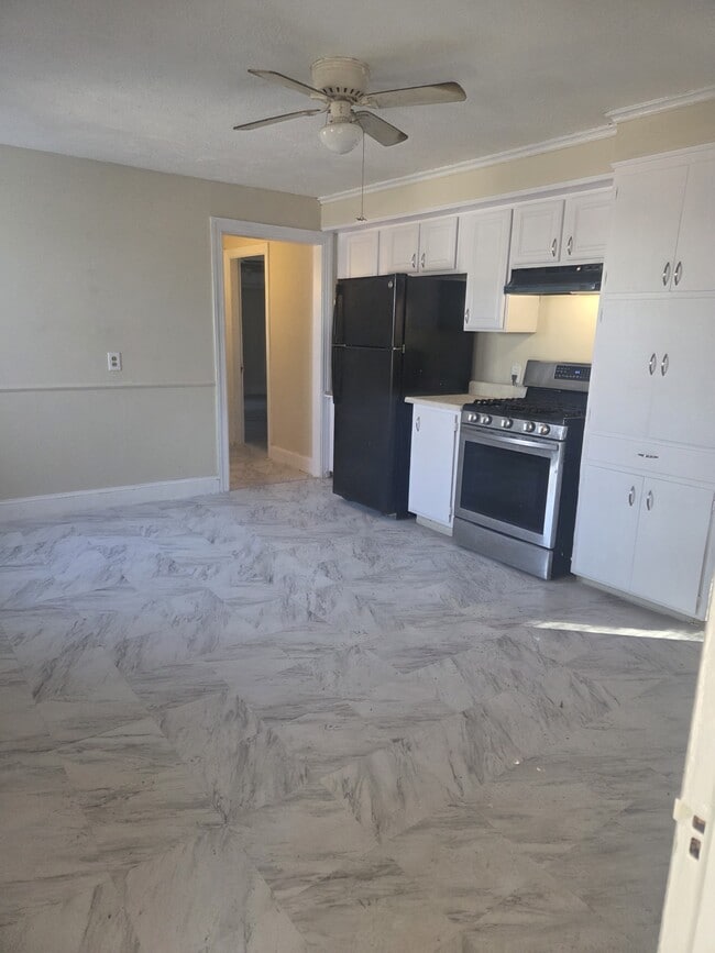 Building Photo - 155 Thomas St