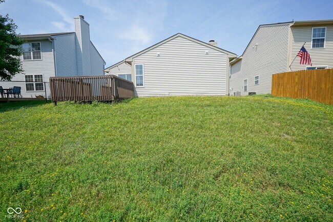 Building Photo - 1723 Farm Meadow Dr