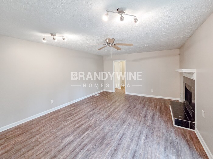 Building Photo - 112 Valerie Ct