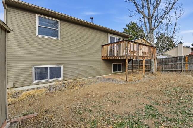 Building Photo - $2,695.95 - 4 Bed, 2 Bath Home in Aurora with Central AC, and In Unit Laundry!