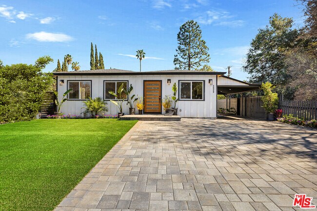 Building Photo - 5928 Tobias Ave