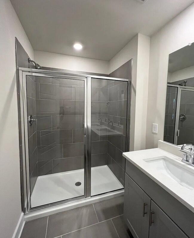 Building Photo - Desirable 3/2.5 Townhome Available Novembe...
