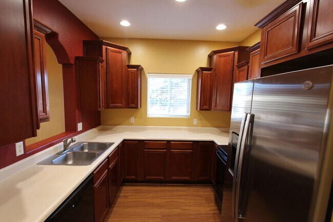 Building Photo - 3250 S Litzler Dr