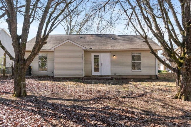 Building Photo - 3214 Old House Cir