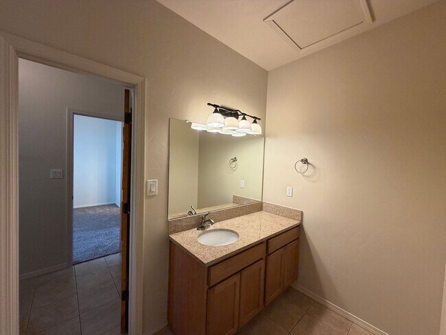 Building Photo - 605 Benicia Ln