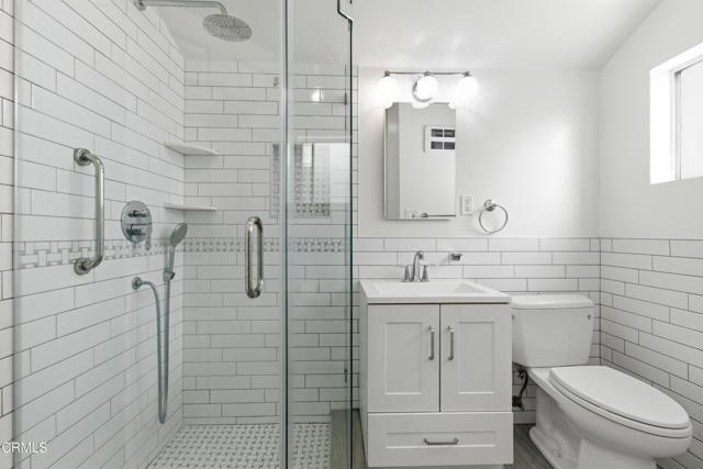 Building Photo - 18600 Cantara St