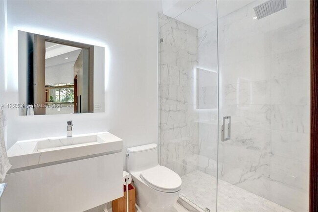 Building Photo - 20824 NE 37th Ave