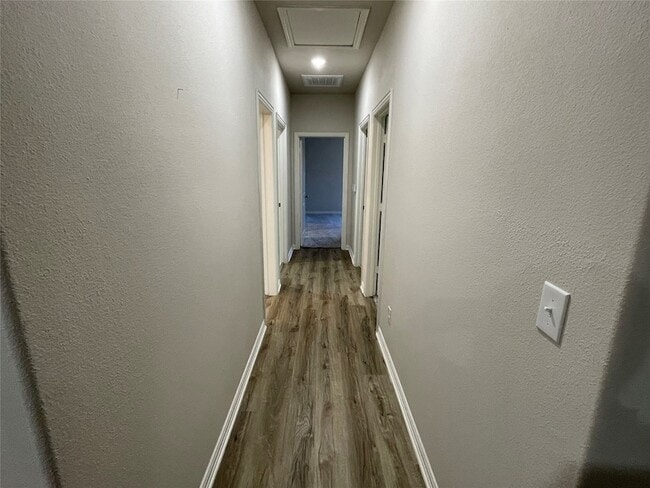 Building Photo - 2919 Peony Dr