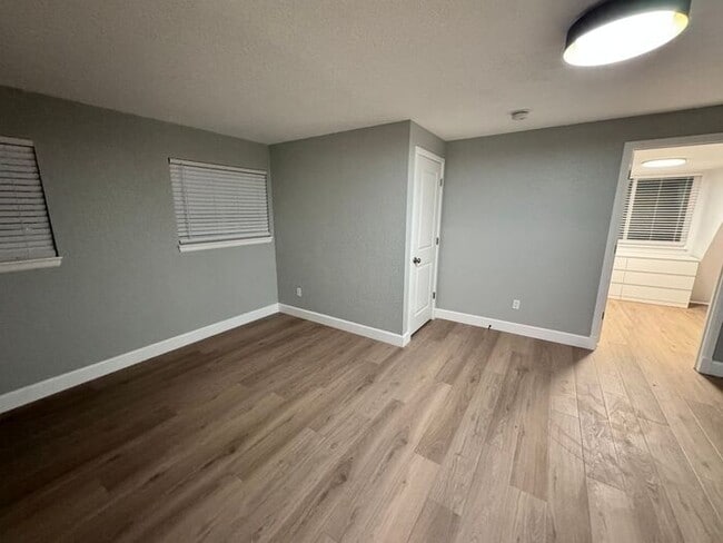 Building Photo - North End 4 bdrm Beautiful Home with Amazing Master closet!!