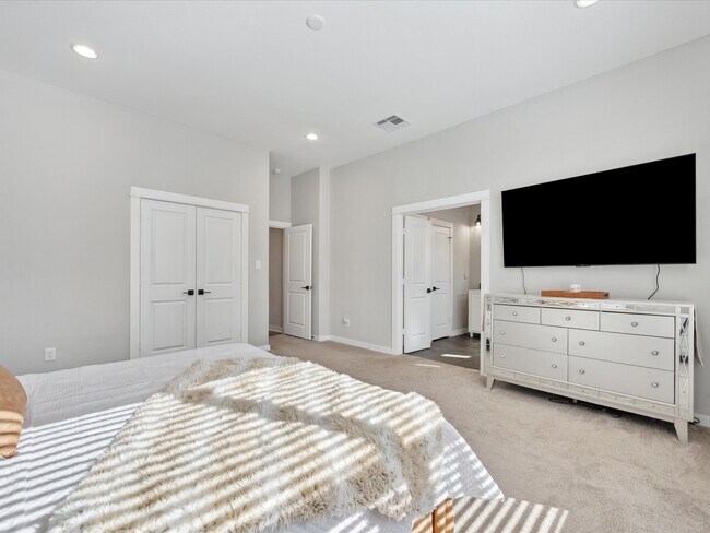 Building Photo - 8411 Berry Brush Ln