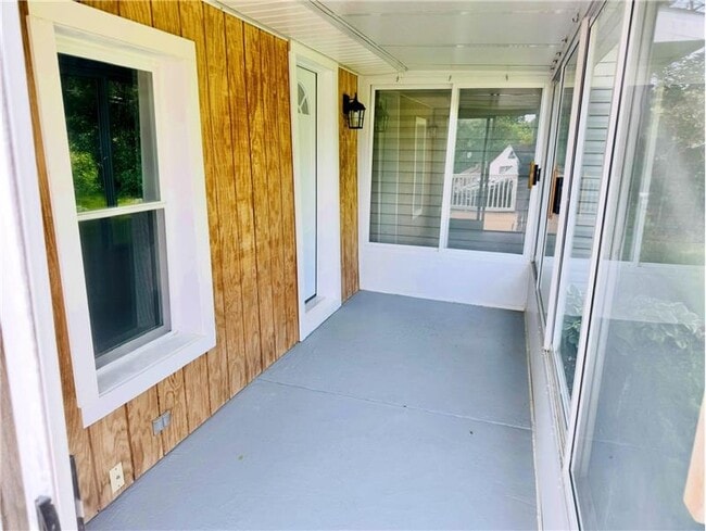 Building Photo - 466 Efts Ln