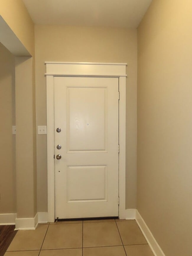Building Photo - South Tyler! Stunning 5 Bedroom, 3.5 Bath ...