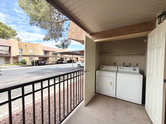 Building Photo - LAS VEGAS GUARD-GATED CONDO FOR RENT | 2 BEDROOM DOWNSTAIRS UNIT | BELLA VITA COMMUNITY