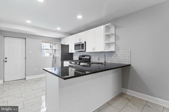 Building Photo - 1602 S LeCount St