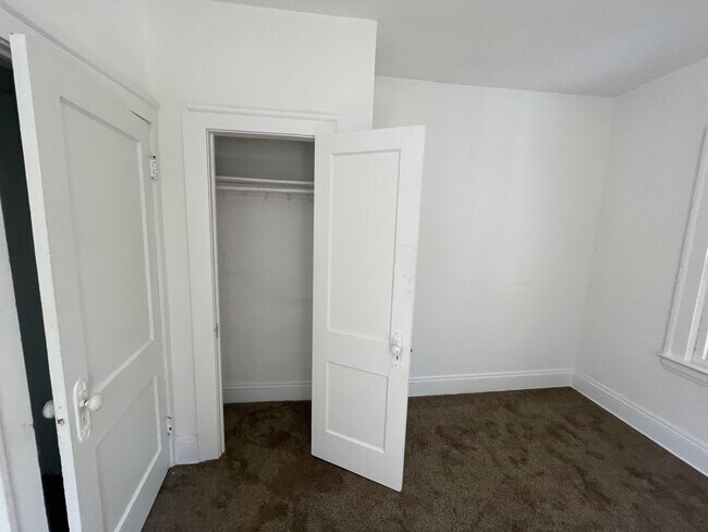 Bedroom 2 Pic 2 - 3416 E Scarborough Rd