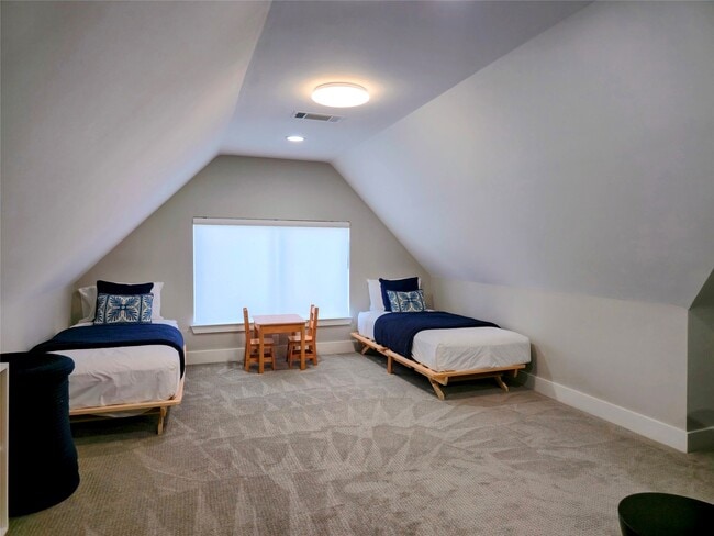 Building Photo - 19 Acorn Cluster Ct