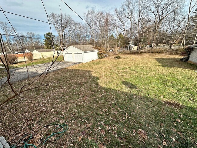 Building Photo - RED125/127