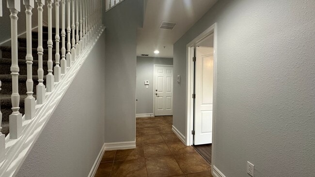 Building Photo - 3720 Messina Dr
