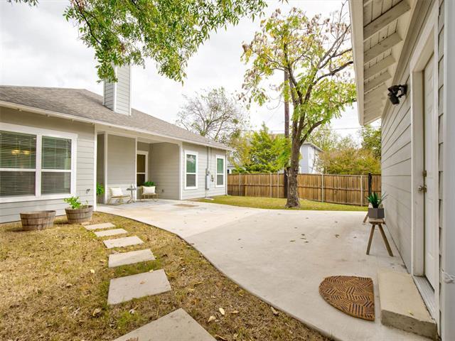 Building Photo - 2700 Gladstone Dr