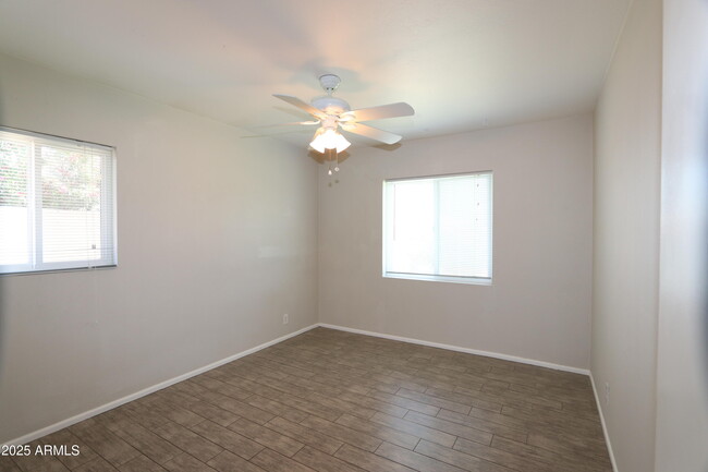 Building Photo - 6907 E Earll Dr
