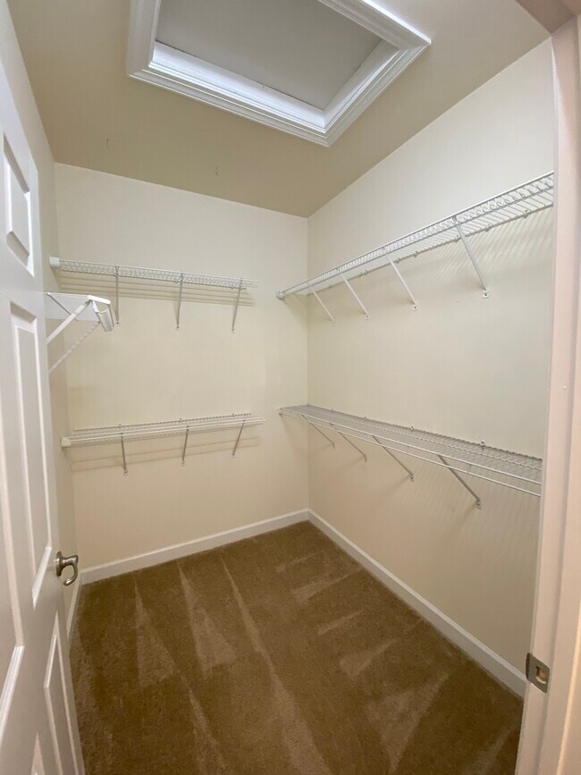 Building Photo - 4700 Ludwell Branch Ct