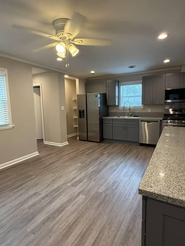 Building Photo - 2120 Glynnwood Dr