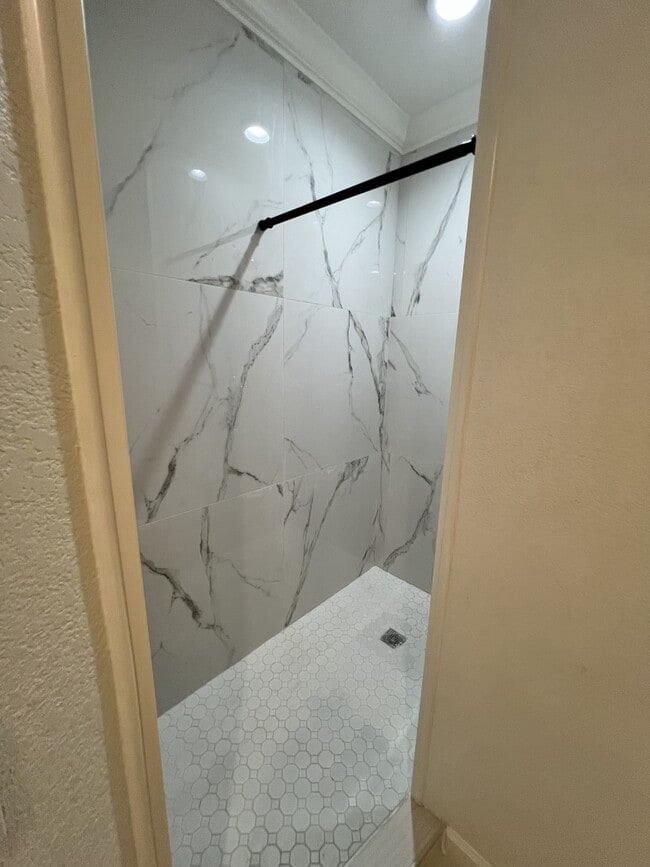 Building Photo - 989 St Germain Rd